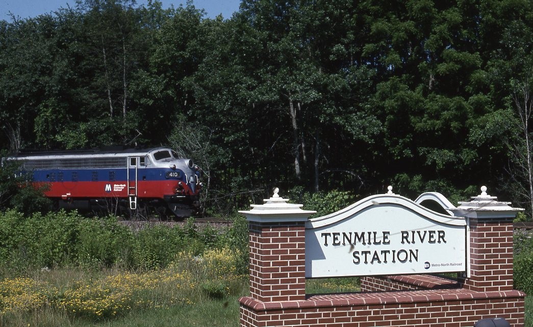 MNRR METRO NORTH Railroad Train Locomotive TENMILE RIVER NY Original Photo Slide MNRR METRO NORTH Railroad Train Locomotive TENMILE RIVER NY Original Photo Slide