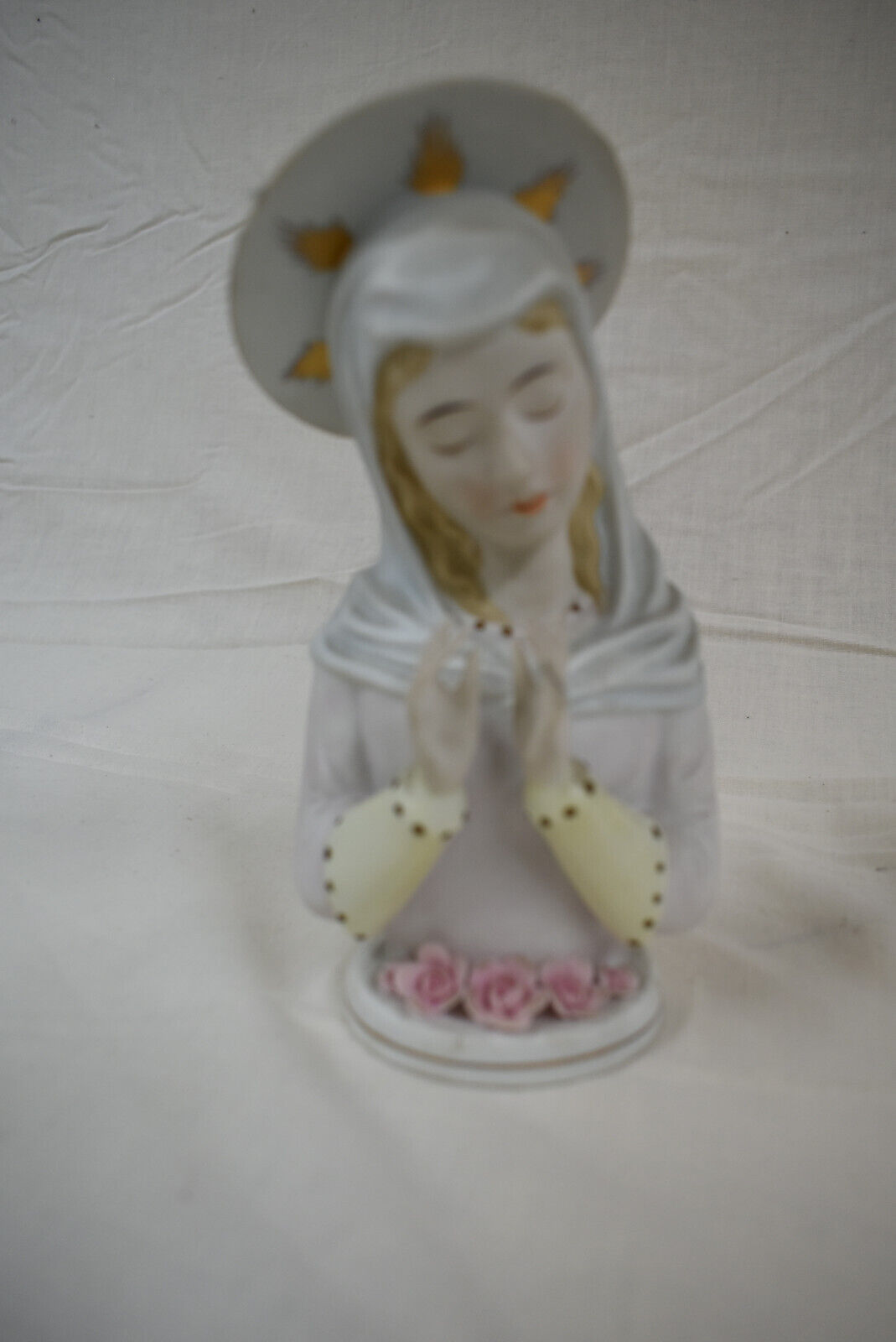 Vintage Lefton Hand Painted Ceramic Praying Madonna Figurine 7.5\