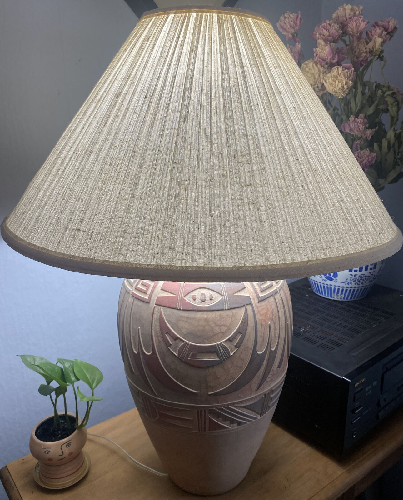 Vintage 1986 Casual Lamps Of California indigenuos design Plaster Table Lamp.