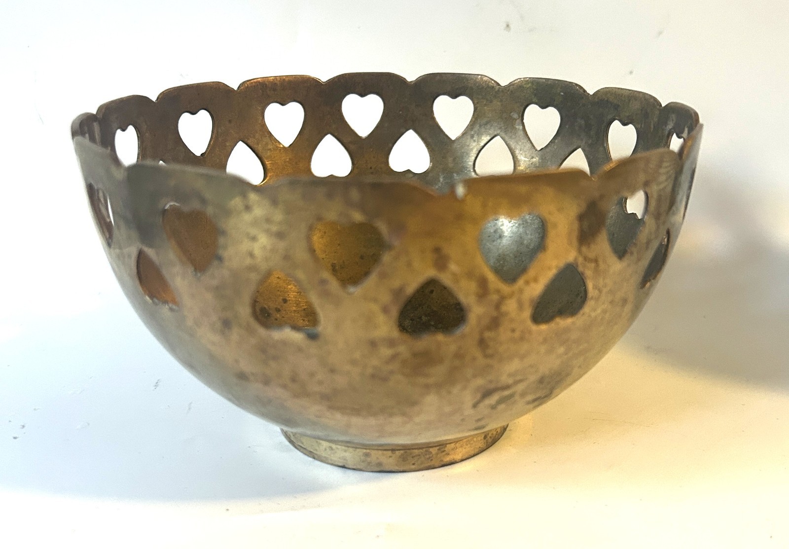 VTG Solid Brass Bowl Reticulated with Heart Cutouts Planter Trinket Dish 3 x 5.5 VTG Solid Brass Bowl Reticulated with Heart Cutouts Planter Trinket Dish 3 x 5.5