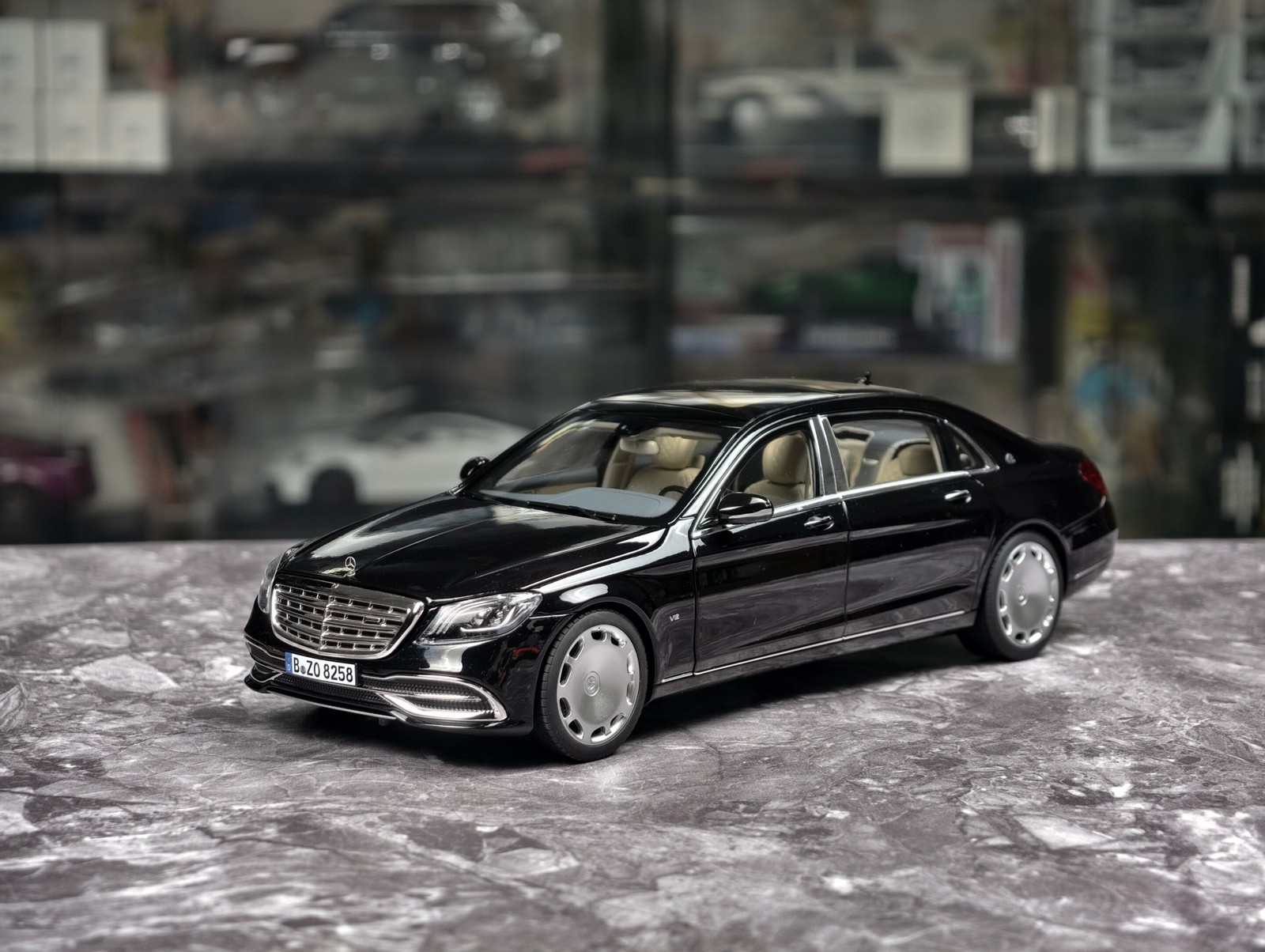 1:18 Norev Maybach S650 W222 2019 Black Alloy Car Model Collectible 1:18 Norev Maybach S650 W222 2019 Black Alloy Car Model Collectible