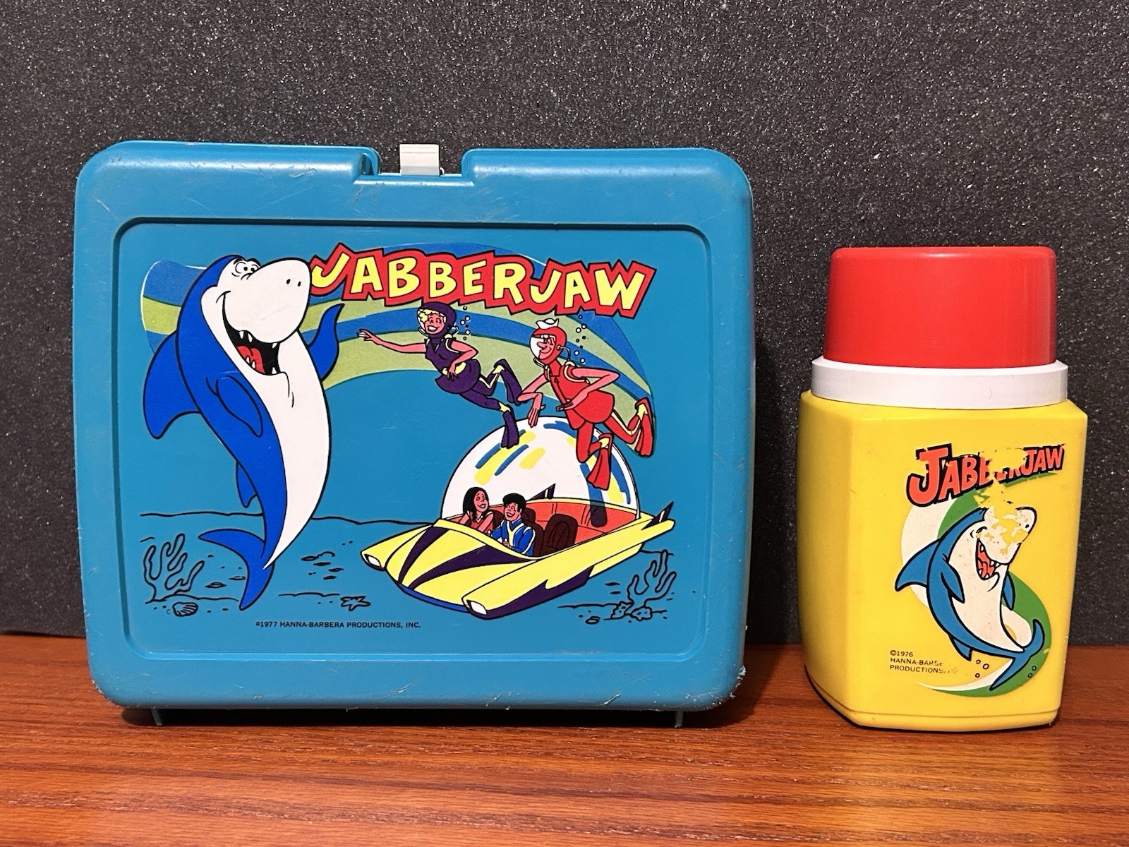 VINTAGE 1977 JABBERJAW LUNCHBOX AND THERMOS HANNA BARBERA VINTAGE 1977 JABBERJAW LUNCHBOX AND THERMOS HANNA BARBERA