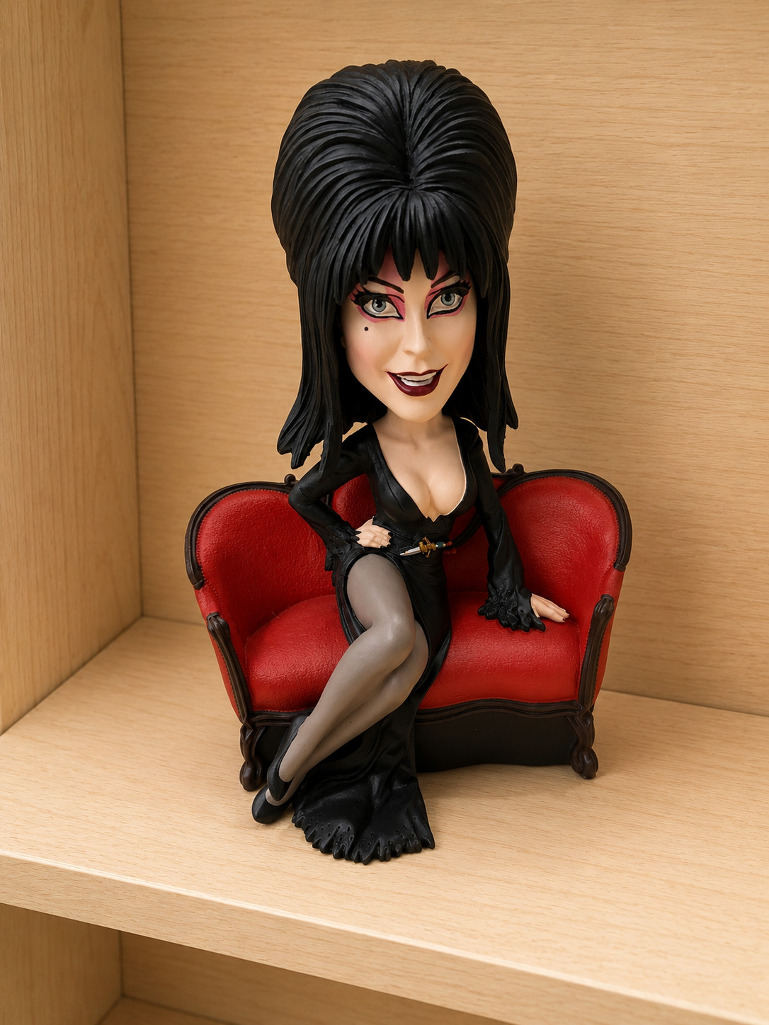 Elvira Mistress of the Dark Red Sofa Bobblehead Figure 8.8 Inch