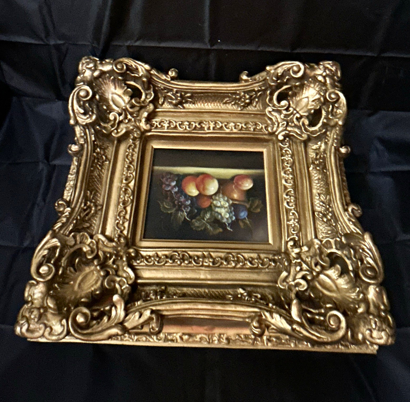 Ornate Gold Metal Baroque/Rococo Freestanding Portrait Photo Frame, Small Ornate Gold Metal Baroque/Rococo Freestanding Portrait Photo Frame, Small