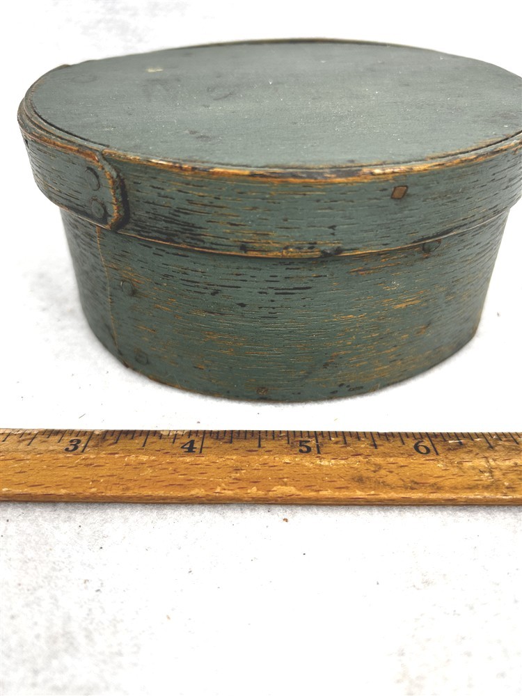 antique pantry box 5.5 x 2.25 round green paint unusual original signed 19thc antique pantry box 5.5 x 2.25 round green paint unusual original signed 19thc