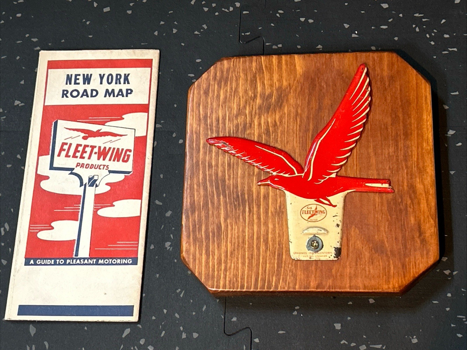 Vintage Fleet-Wing License Plate Topper w/ Plaque & New York Road Map Vintage Fleet-Wing License Plate Topper w/ Plaque & New York Road Map