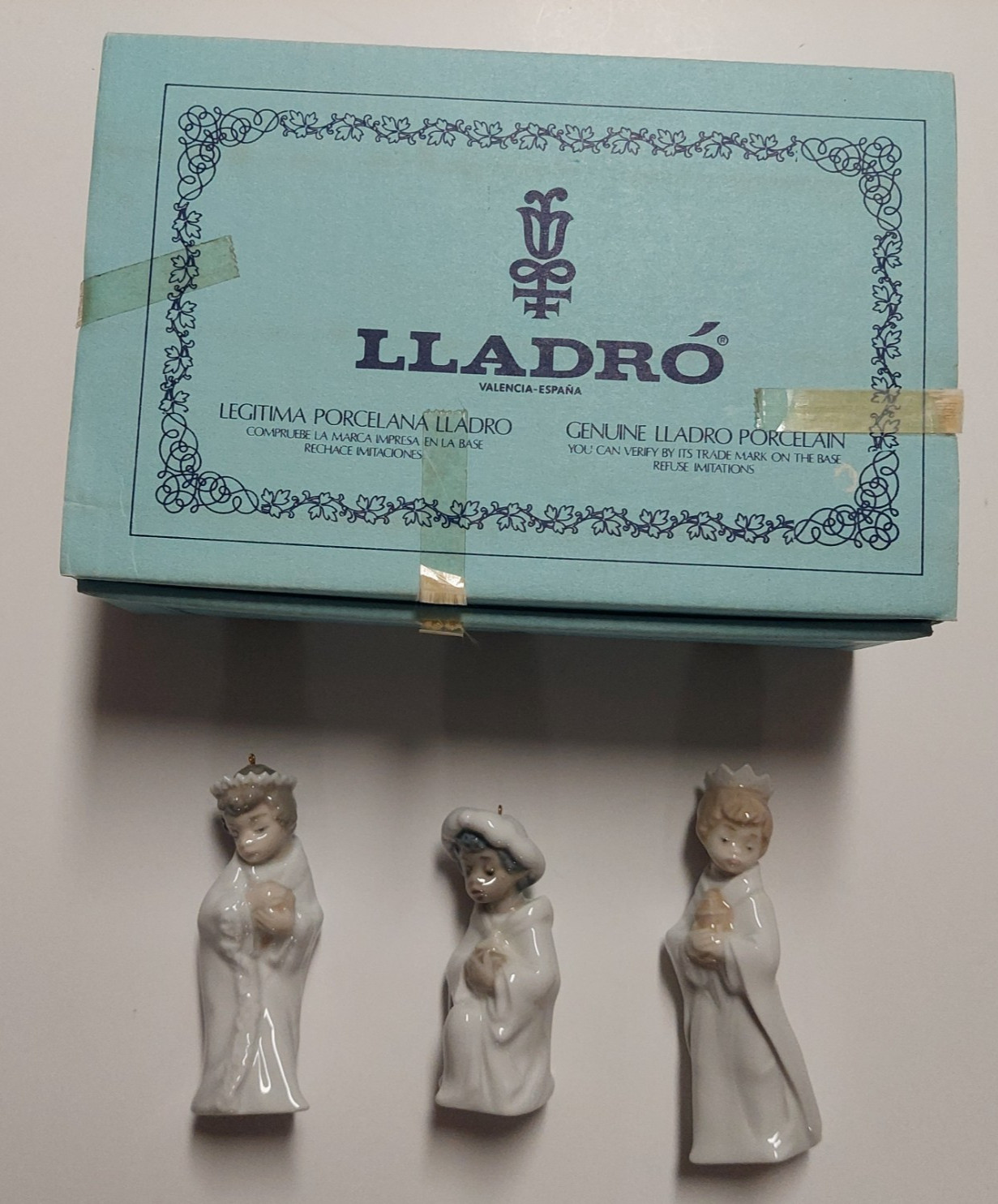 Lladro Porcelain Mini Reyes Three Kings #5729 Original Box Christmas Ornament Lladro Porcelain Mini Reyes Three Kings #5729 Original Box Christmas Ornament