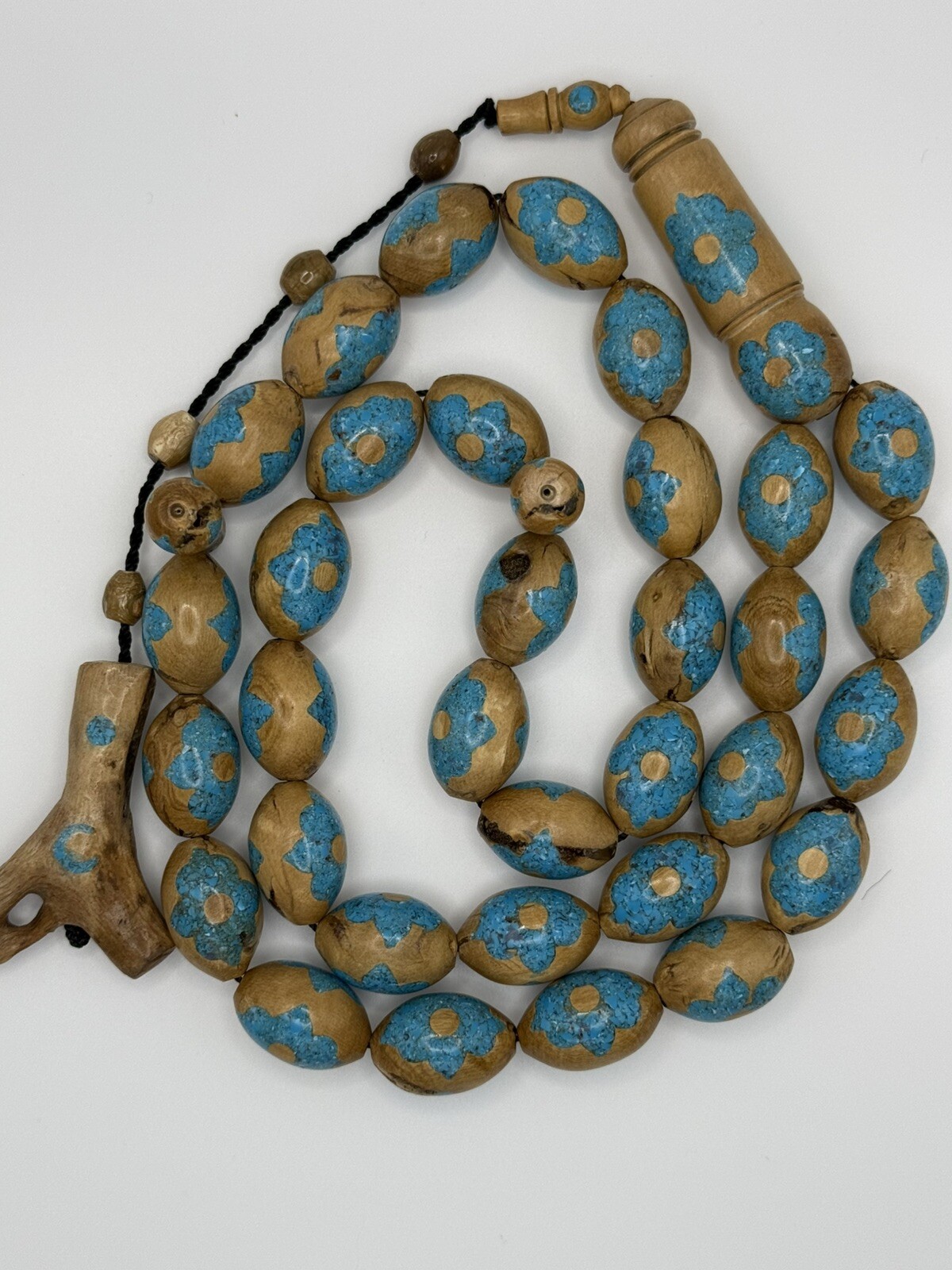 Rare White Coral Yusr Prayer Beads Inlaid With Turquoise يسر أبيض مطعم فيروز Rare White Coral Yusr Prayer Beads Inlaid With Turquoise يسر أبيض مطعم فيروز