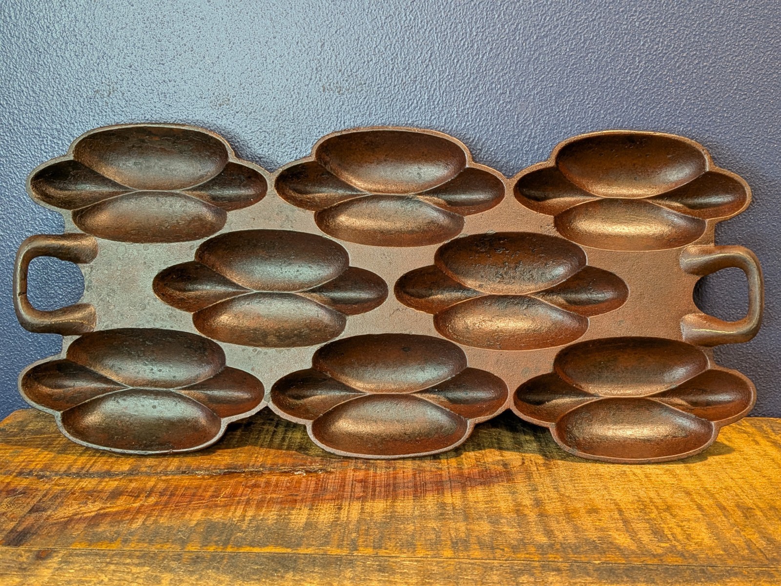 G. F. Filley #4 Cast Iron Gem or Cornbread Pan - Restored and Ready Beautiful G. F. Filley #4 Cast Iron Gem or Cornbread Pan - Restored and Ready Beautiful