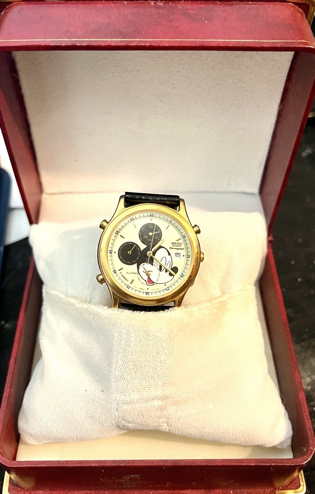 Vintage 1980’s Seiko Men’s Mickey Mouse Watch Gold Bezel New In Box Vintage 1980’s Seiko Men’s Mickey Mouse Watch Gold Bezel New In Box