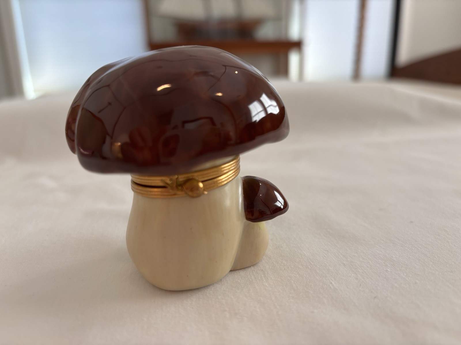 Limoges Box Rochard France Porcelain Brown Mushrooms Snail Clasp MIB NEW Limoges Box Rochard France Porcelain Brown Mushrooms Snail Clasp MIB NEW