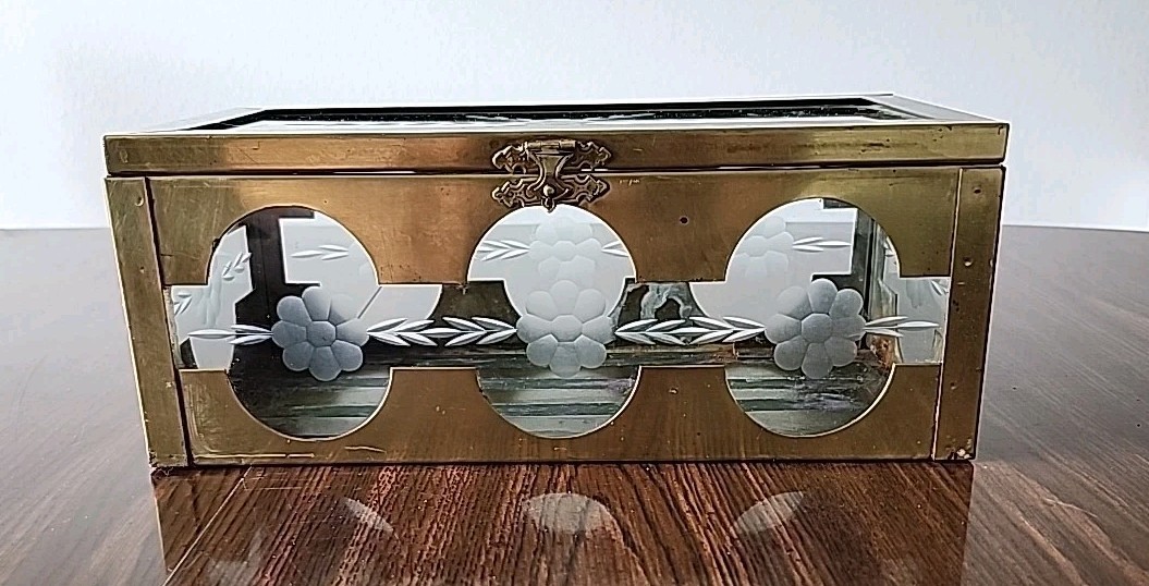 Vintage Du Vonn Collection Brass Trinket Box, Rare 10"x7"x4"