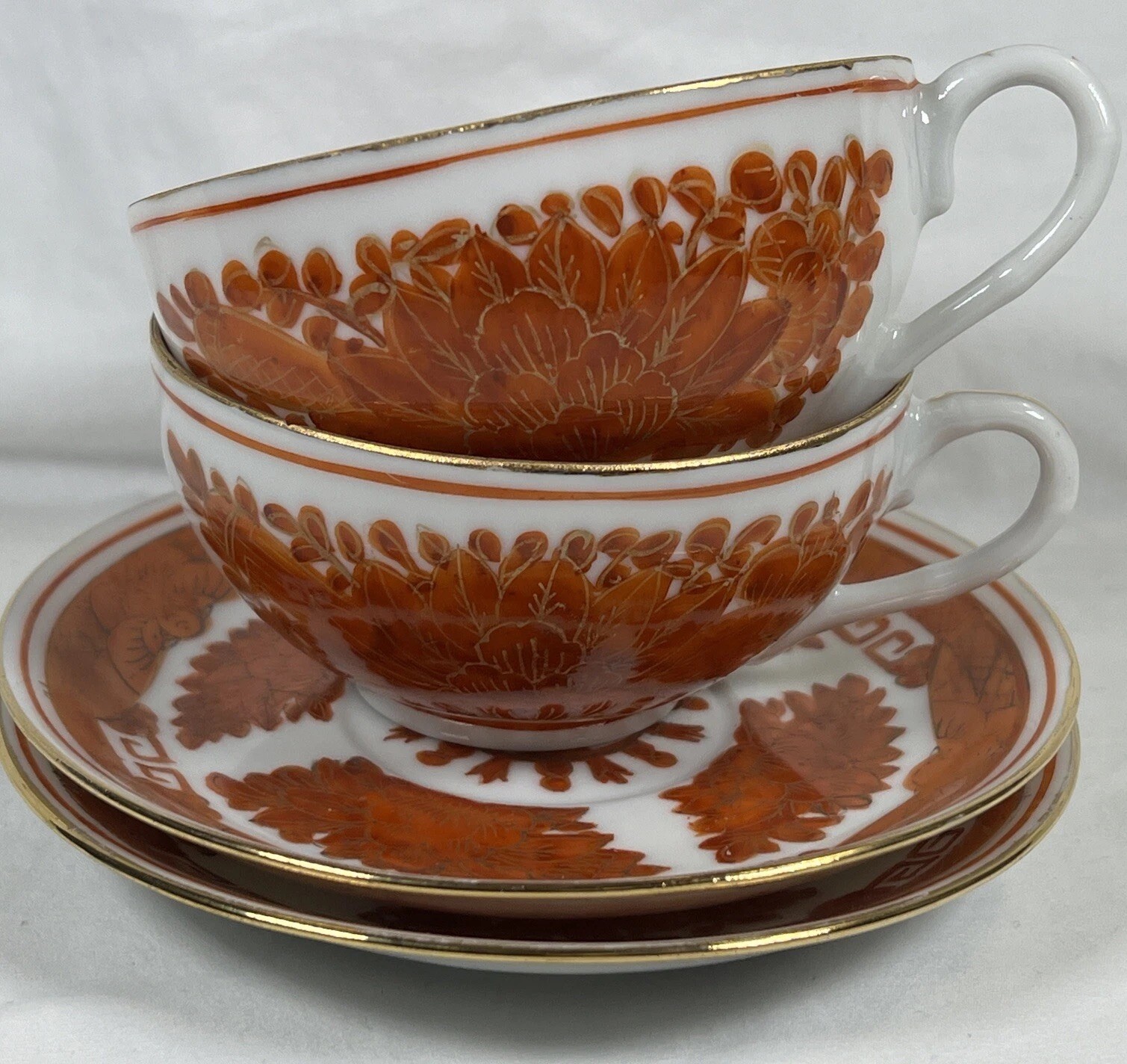 ANTIQUE SET 2 LOTUS TEA CUP AND SAUCERS HAND PAINTED IN HONG KONG EXTREMELY THIN ANTIQUE SET 2 LOTUS TEA CUP AND SAUCERS HAND PAINTED IN HONG KONG EXTREMELY THIN