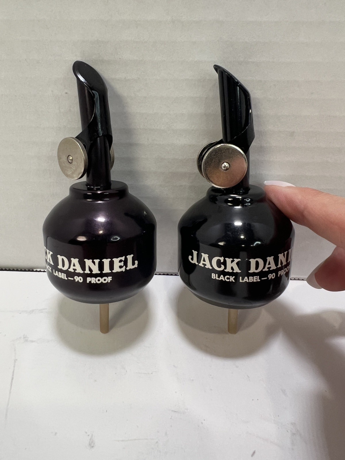 VINTAGE METAL JACK DANIELS WHISKEY POURER-POUR SPOUT-BOTTLE STOPPER VINTAGE METAL JACK DANIELS WHISKEY POURER-POUR SPOUT-BOTTLE STOPPER