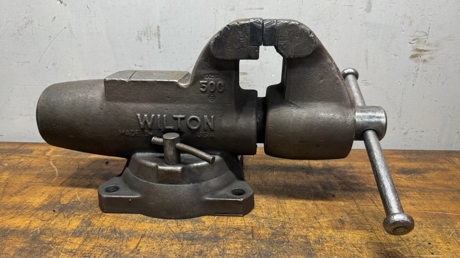 Wilton Bullet Vise 5" Jaw Bench Vise 500 Made In U.S.A. Heavy Duty Shop Vise Wilton Bullet Vise 5" Jaw Bench Vise 500 Made In U.S.A. Heavy Duty Shop Vise