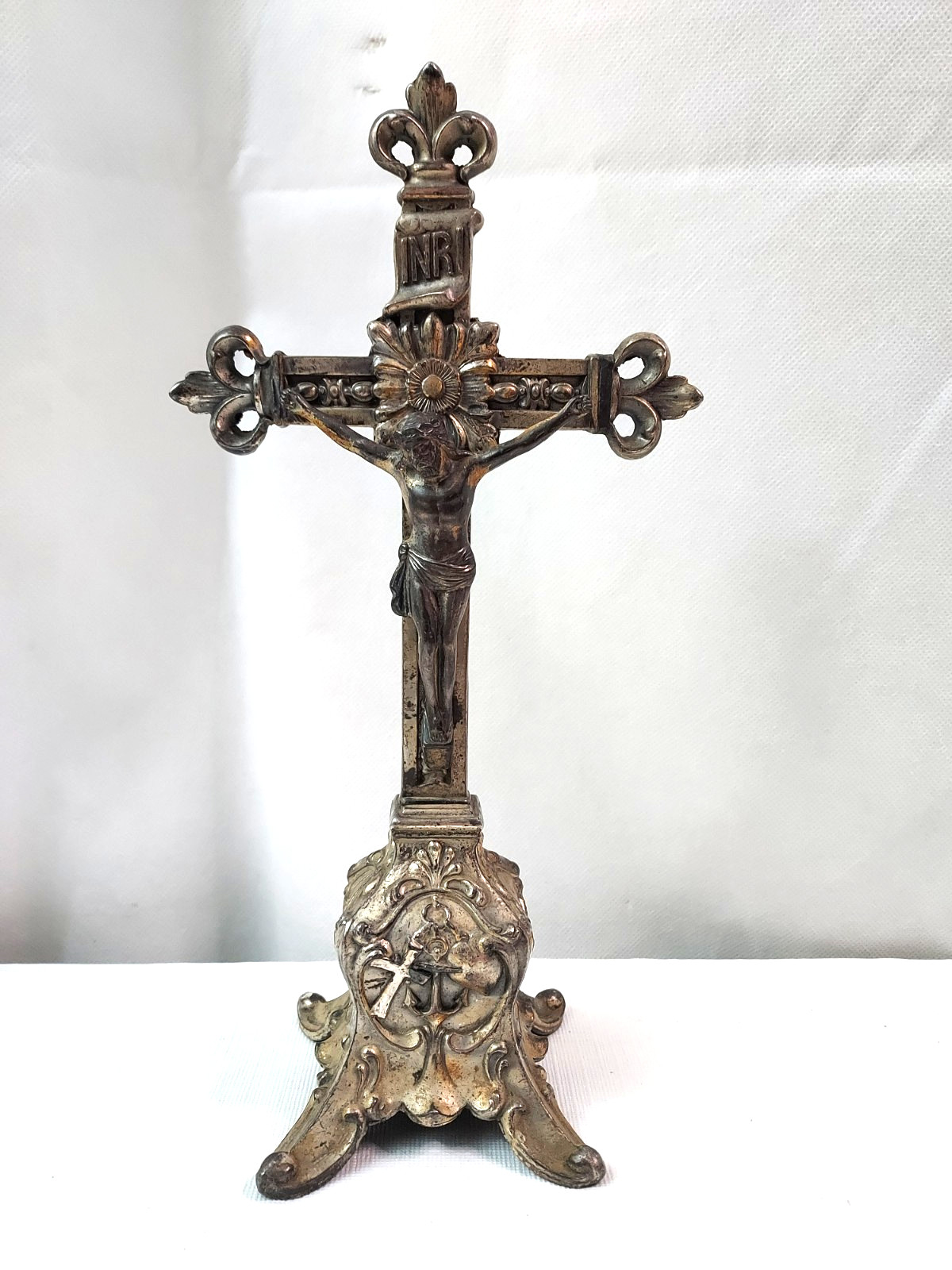 Antique JB 818 Standing Table Crucifix Christian Cross Fleure-de-Lis Antique JB 818 Standing Table Crucifix Christian Cross Fleure-de-Lis