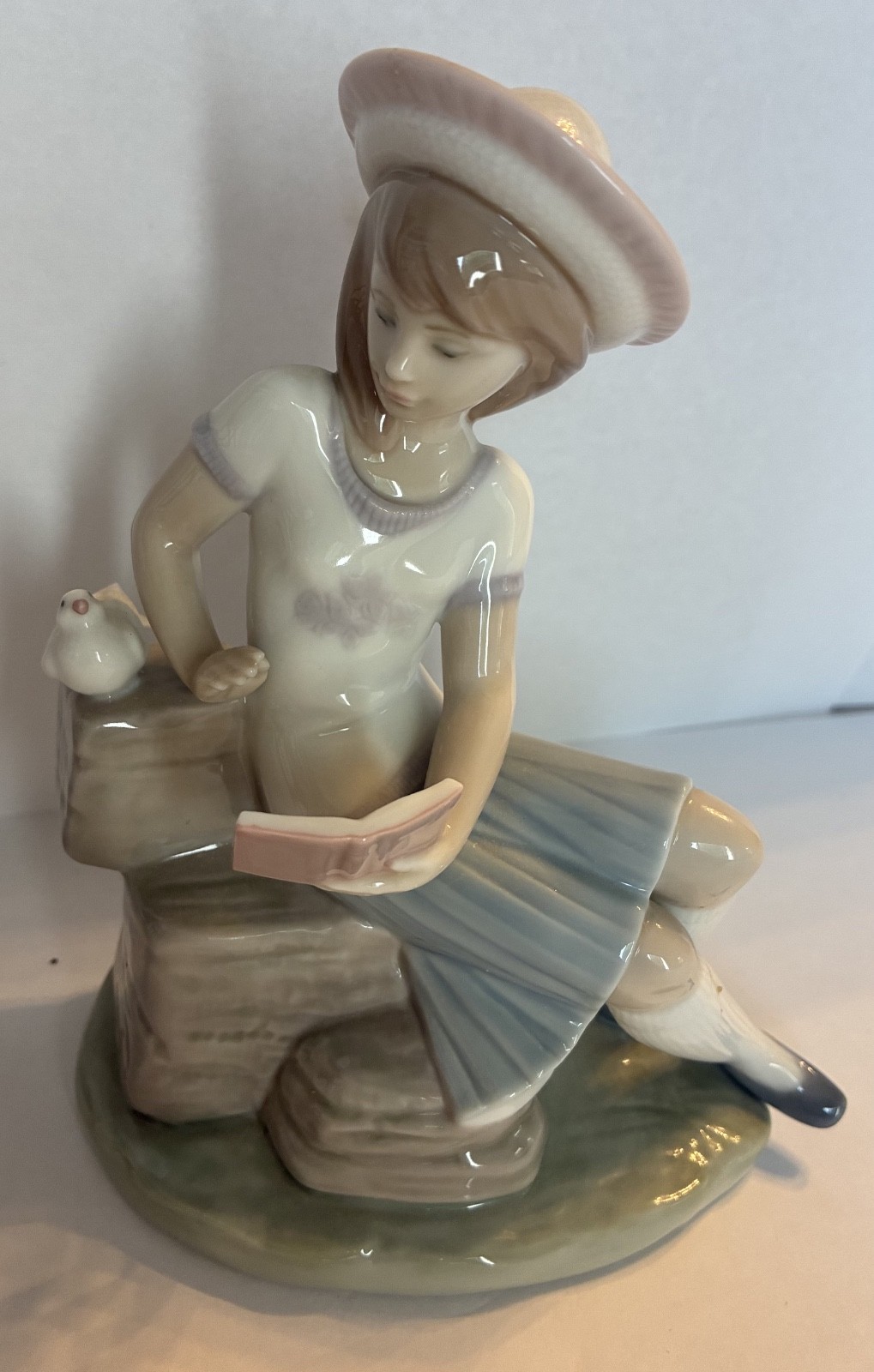 SUNDAYS CHILD LLADRO Collectible Retired Figurine