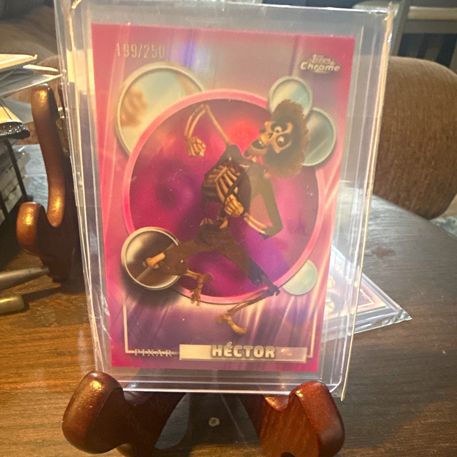 Topps Chrome Pixar 2020 Coco Héctor Pink Refractor Serial Numbered #126 199/250 Topps Chrome Pixar 2020 Coco Héctor Pink Refractor Serial Numbered #126 199/250