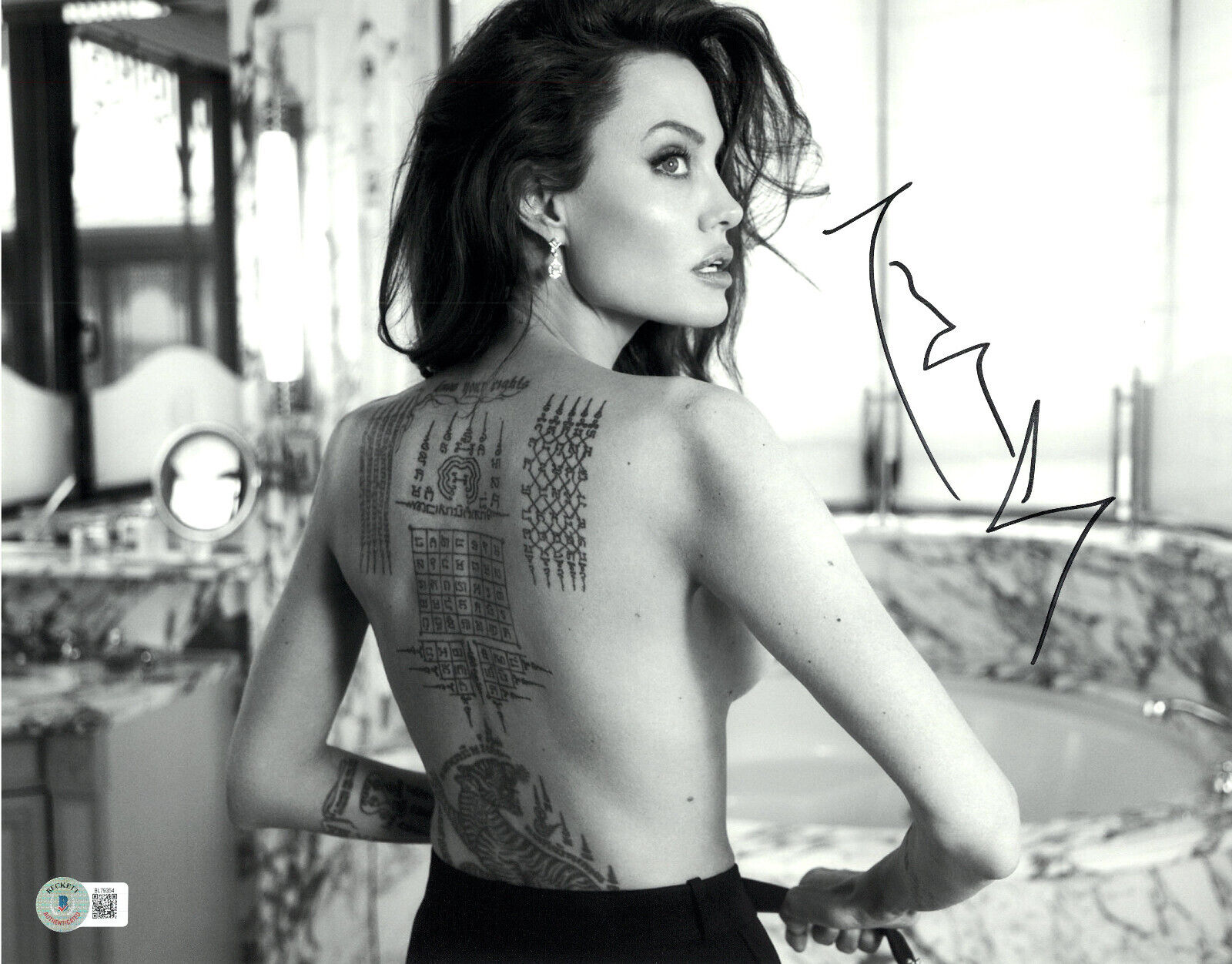 W@W Sexy Angelina Jolie Signed Autograph 11X14 Photo Beckett BAS