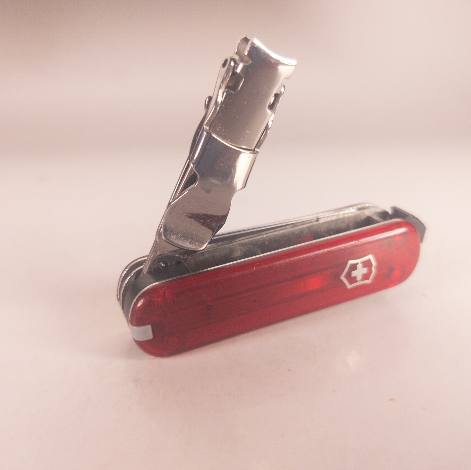 Victorinox Nail Clip 580 Swiss Army Knife Transparent Red 65mm Victorinox Nail Clip 580 Swiss Army Knife Transparent Red 65mm