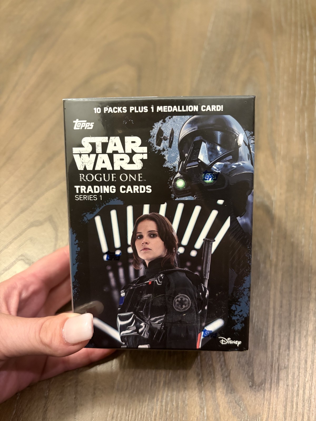 2016 Topps Star Wars: Rogue One Series 1 Factory Sealed Blaster Box-MEDALLION 2016 Topps Star Wars: Rogue One Series 1 Factory Sealed Blaster Box-MEDALLION