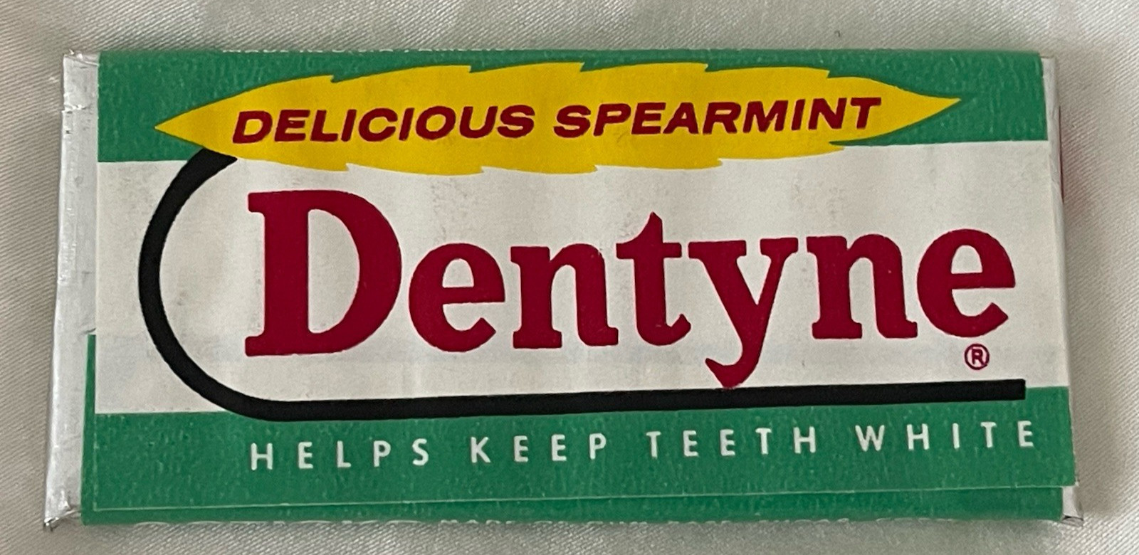Vintage Pre-Barcode DENTYNE SPEARMINT GUM 6 Sticks Unopened NOS Vintage Pre-Barcode DENTYNE SPEARMINT GUM 6 Sticks Unopened NOS