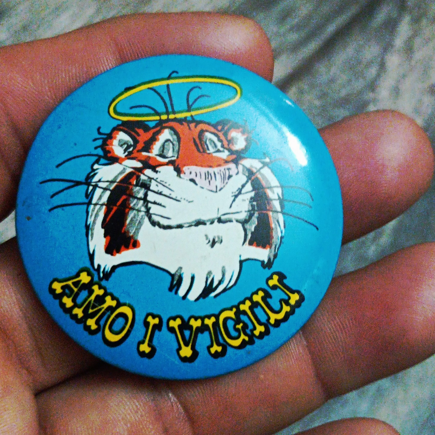 Vintage Pinback Button "Amo I vigili "esso tiger Italian pin rare. 1960s Exxon Vintage Pinback Button "Amo I vigili "esso tiger Italian pin rare. 1960s Exxon