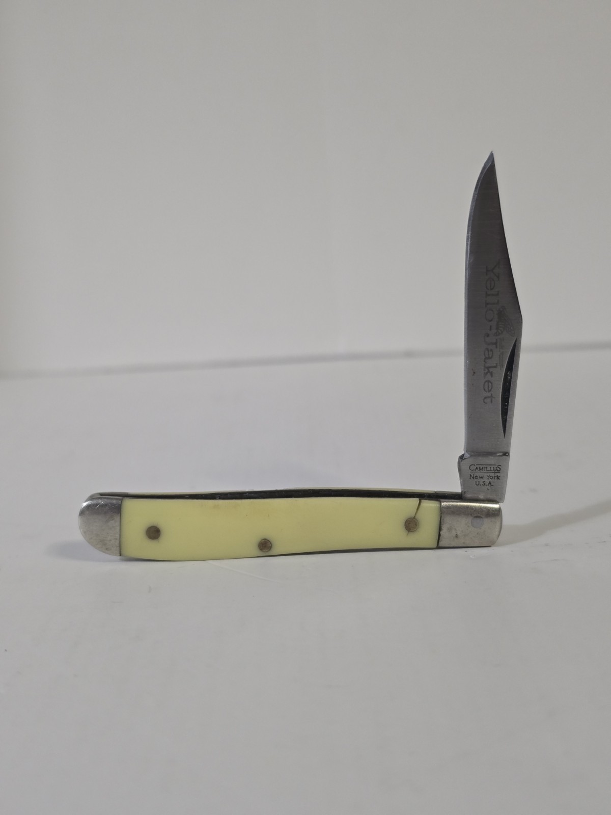 Vintage Camillus Yello-Jacket Pocket Knife New York USA 710 Single Blade CLEAN Vintage Camillus Yello-Jacket Pocket Knife New York USA 710 Single Blade CLEAN