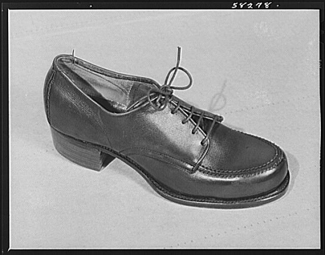 Photo:1940s Women War Workers Safety Shoe Lace-Up Work Shoe Photo:1940s Women War Workers Safety Shoe Lace-Up Work Shoe