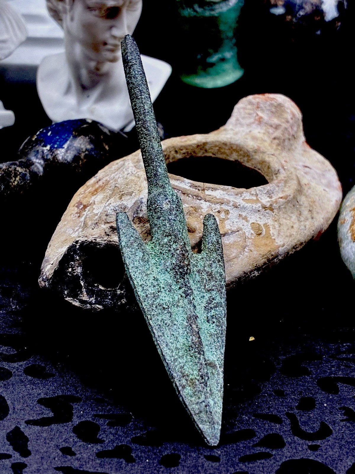 2,000 YR OLD ANCIENT ROMAN LONG SHOT BRONZE ARROWHEAD 2,000 YR OLD ANCIENT ROMAN LONG SHOT BRONZE ARROWHEAD