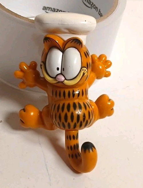 Rare vintage Garfield chefs magnet Rare vintage Garfield chefs magnet