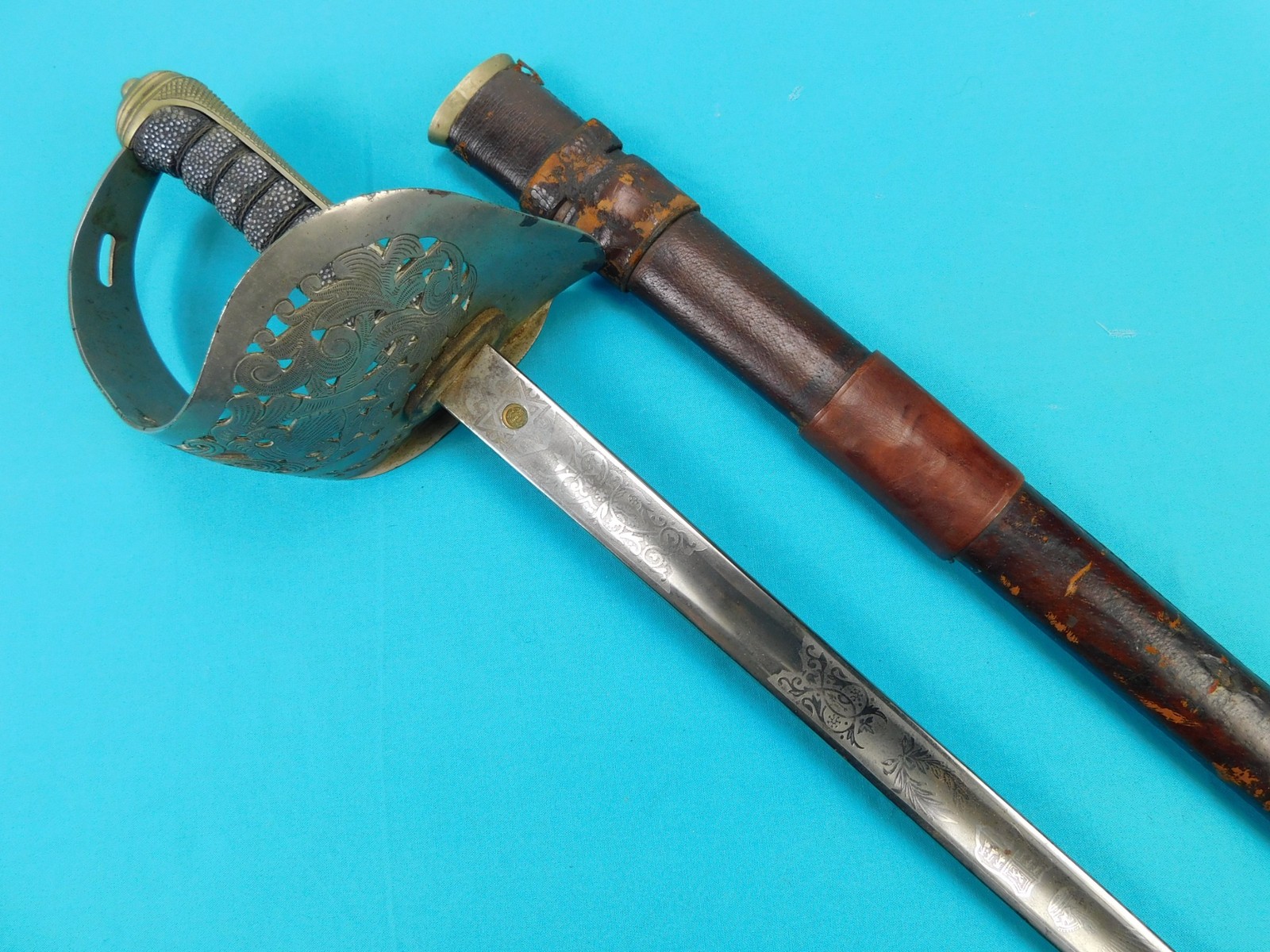 Antique British English WW1 Model 1897 Officer's Sword w/ Scabbard Antique British English WW1 Model 1897 Officer's Sword w/ Scabbard