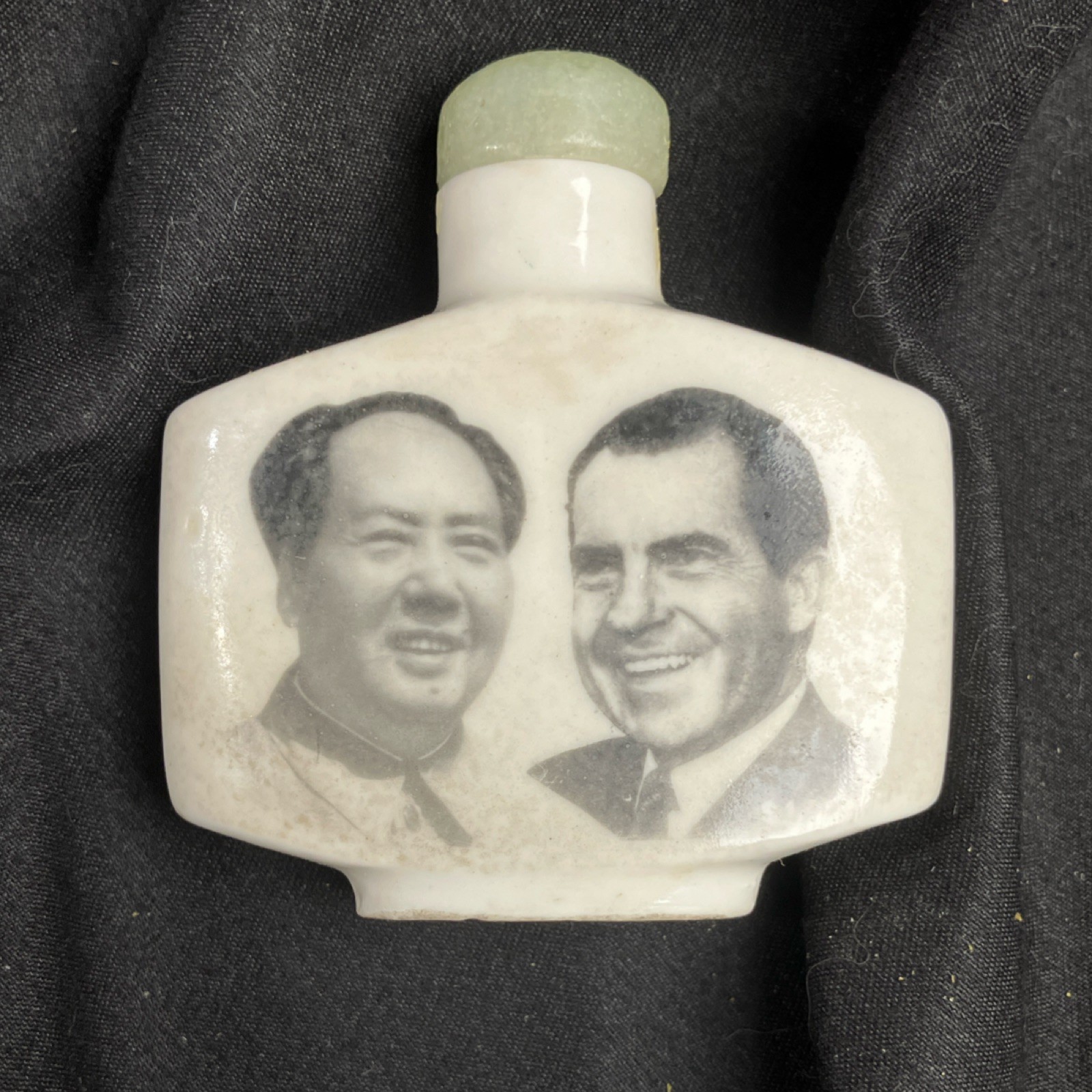Vintage U.S. & China Flags, president Richard Nixon and Mao Zedong snuff bottle Vintage U.S. & China Flags, president Richard Nixon and Mao Zedong snuff bottle
