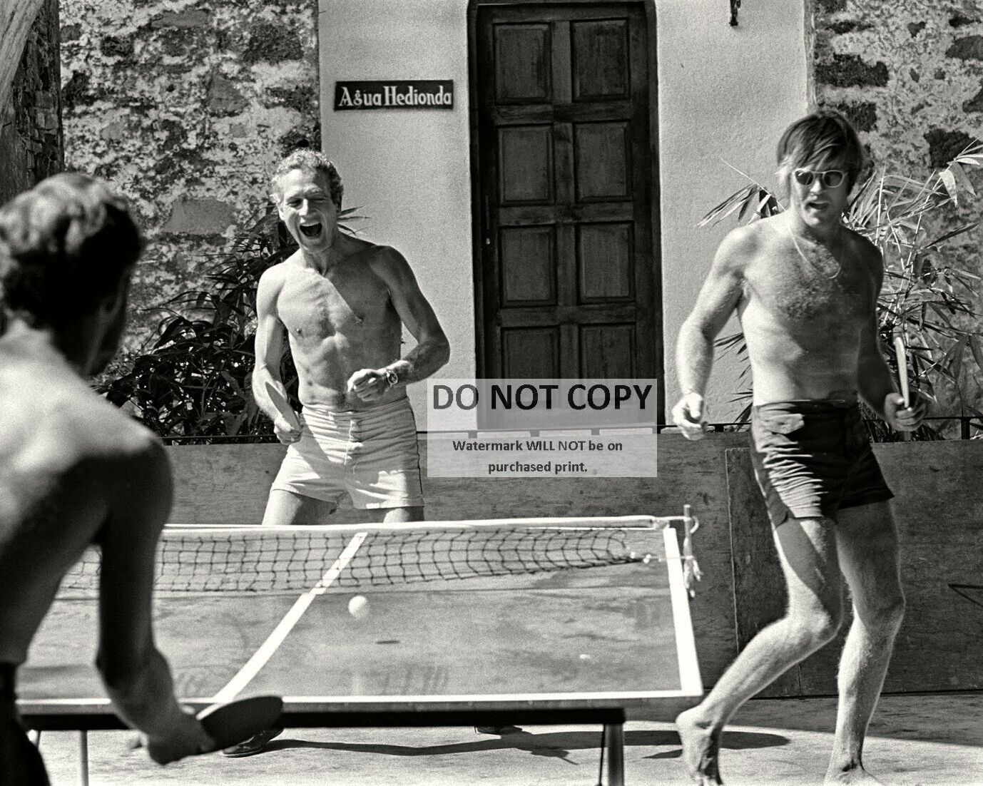 PAUL NEWMAN ROBERT REDFORD PLAY PING PONG IN DURANGO MEXICO  8X10 PHOTO (BB-973)