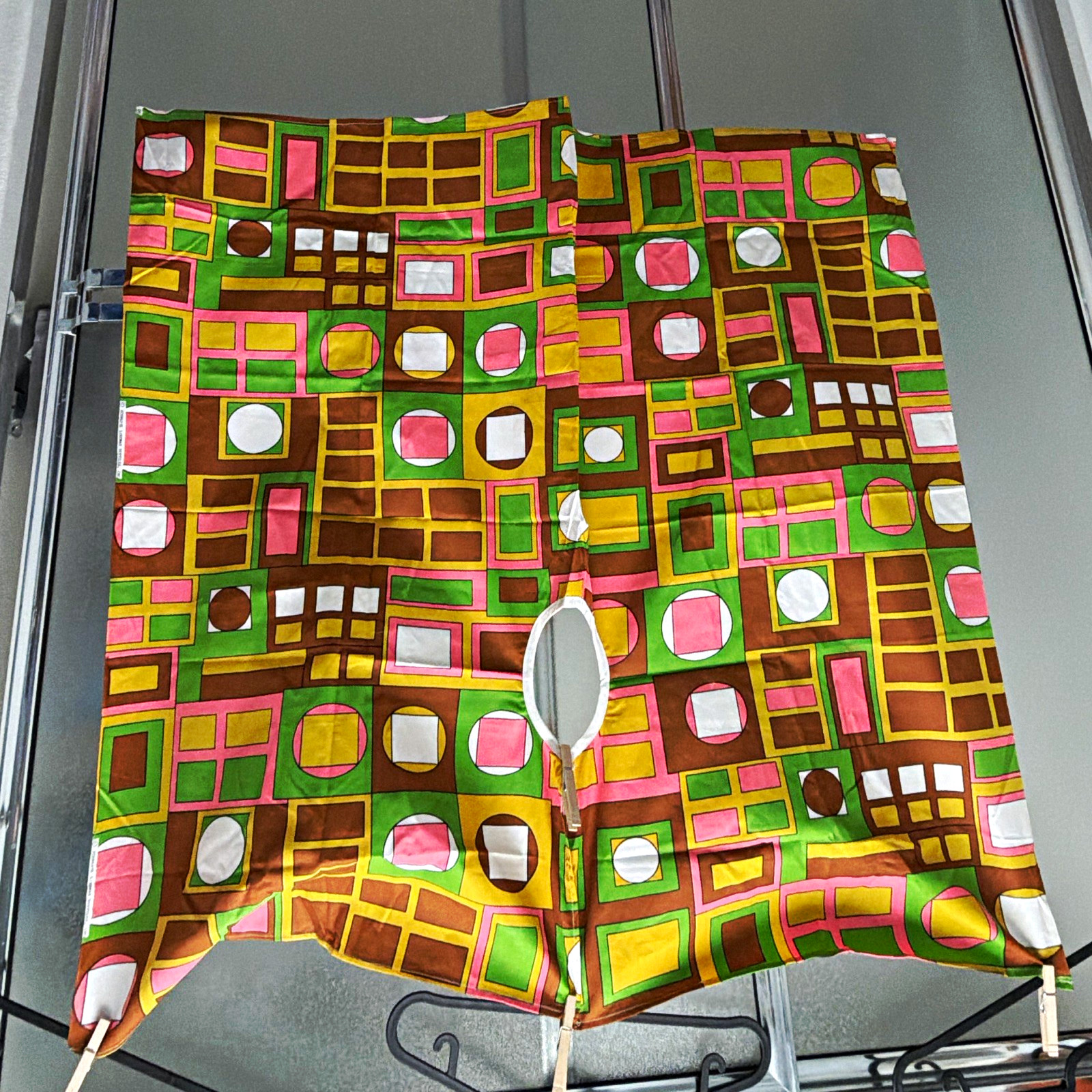 Vtg 60s 70s SCHWARTZ LIEBMAN TEXTILES Salon Hair Cutting Cape MCM Geometric Pop Vtg 60s 70s SCHWARTZ LIEBMAN TEXTILES Salon Hair Cutting Cape MCM Geometric Pop