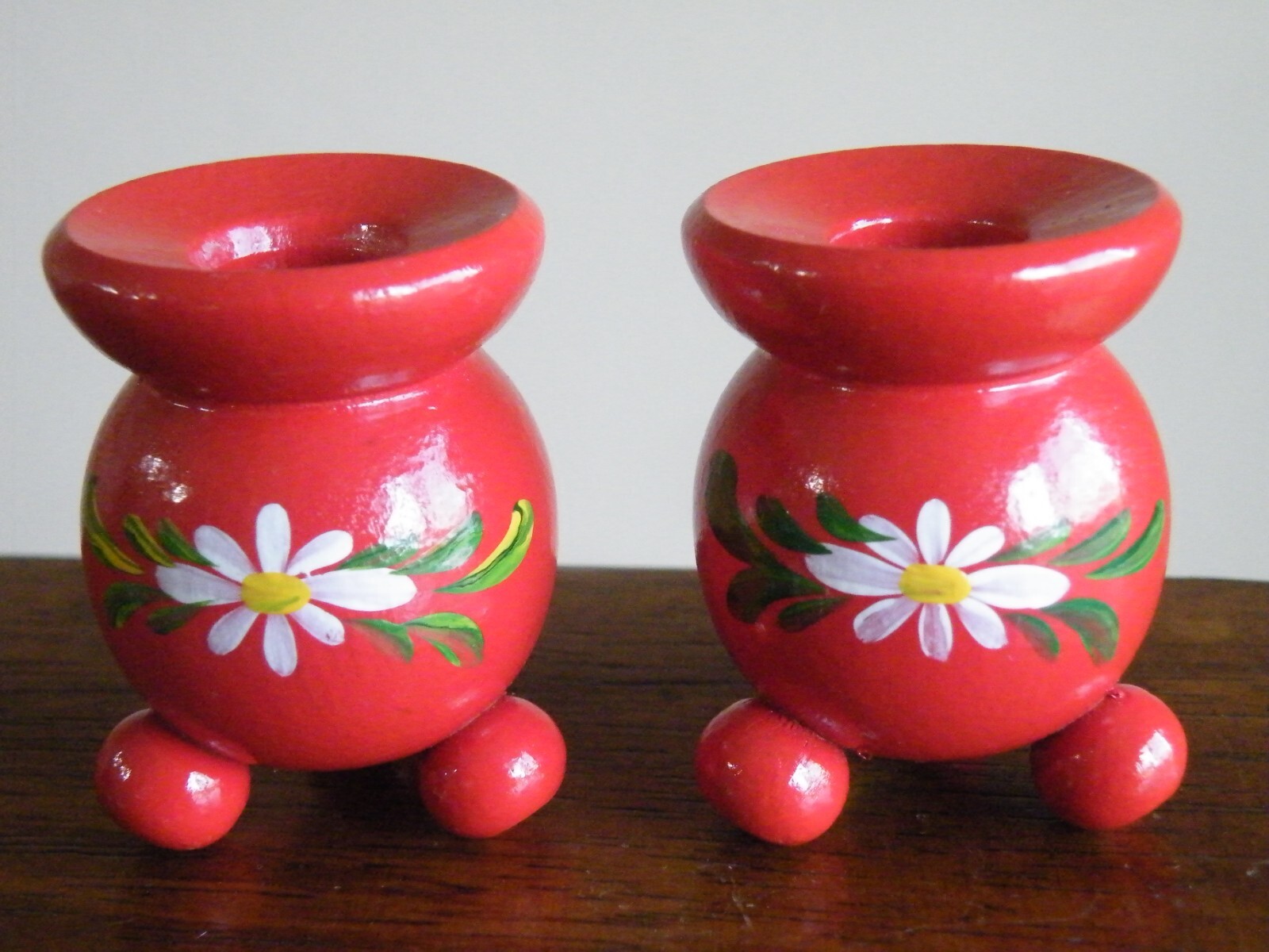 2 Vintage SWEDEN Wood Candle Holder RED w WHITE Daisy Flower 1-3/4" T w LABEL 2 Vintage SWEDEN Wood Candle Holder RED w WHITE Daisy Flower 1-3/4" T w LABEL
