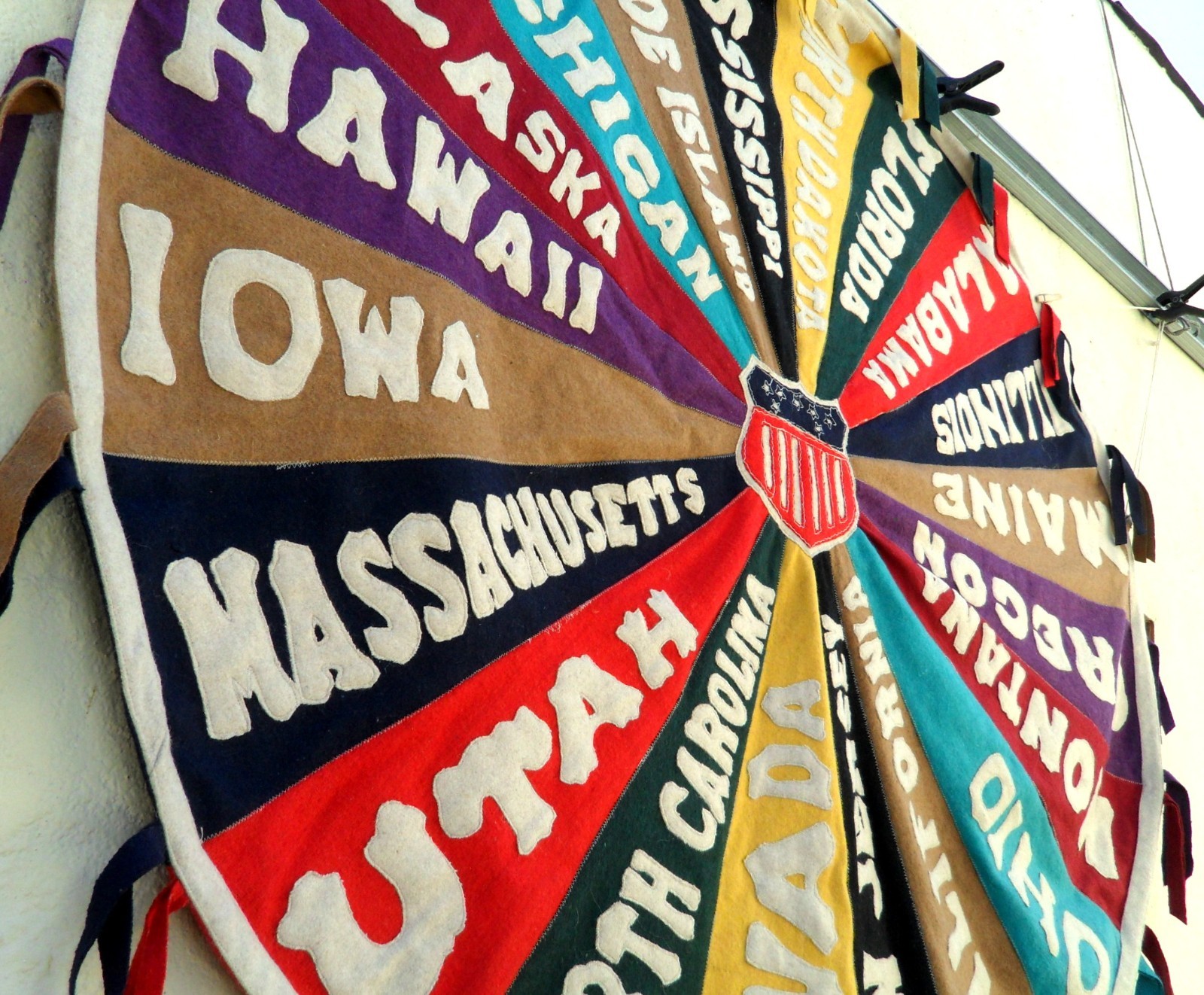 Vtg 20's 30's Souvenir 20 states pennants wheel circle hanging display wool felt Vtg 20's 30's Souvenir 20 states pennants wheel circle hanging display wool felt