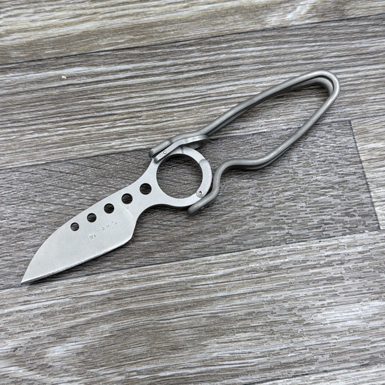 CRKT Daktyl 5150 Hole In One - Hitchcock Design Discontinued - Read Description CRKT Daktyl 5150 Hole In One - Hitchcock Design Discontinued - Read Description