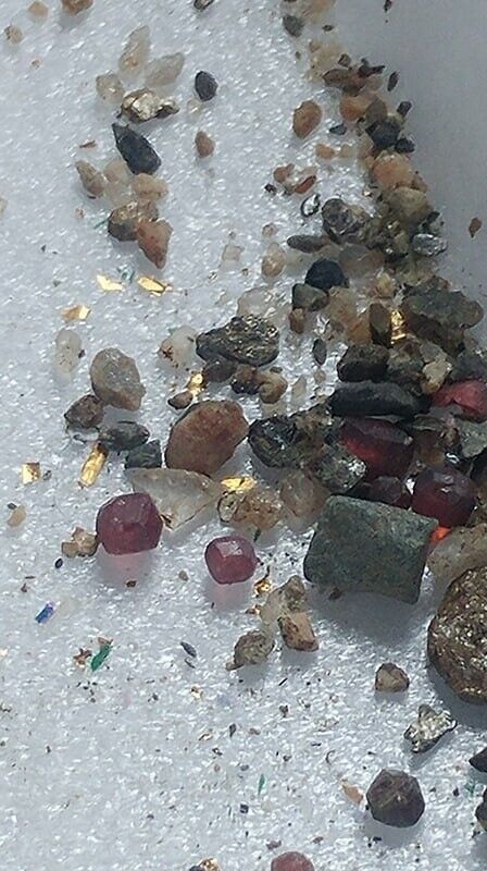 1 pound LB of Unsearched Paydirt w small amount gold Added an gems (GARNETS-Free