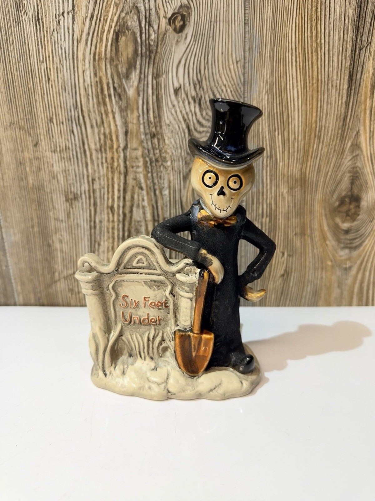 Yankee Candle Halloween Six Feet Under Skeleton Grave Digger Light Holder HTF Yankee Candle Halloween Six Feet Under Skeleton Grave Digger Light Holder HTF