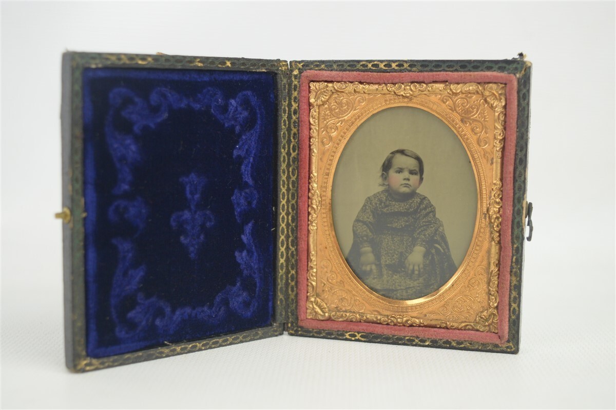 Beautiful Antique 1/9th Plate Red Glass Ambrotype Adorable Little Boy w/ Case