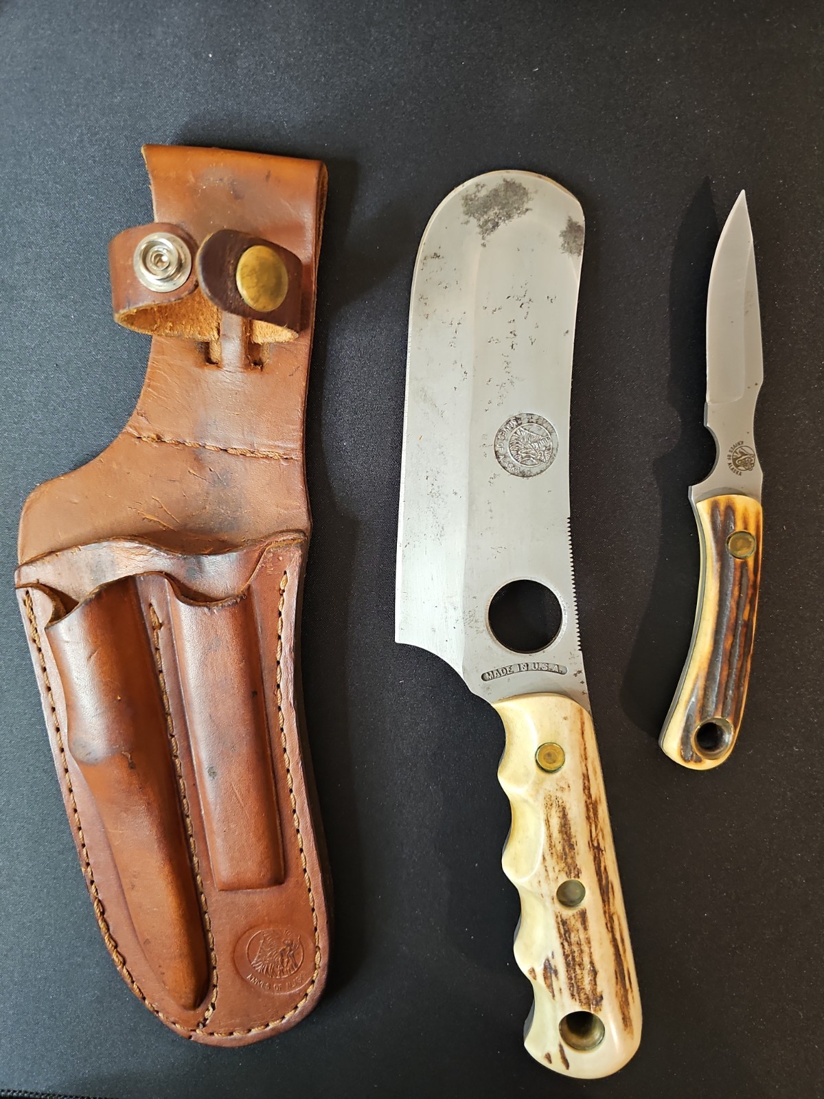 Rare Vintage Knives of Alaska Brown Bear & Cub Bear Stag PAT PEND USA Knife Set Rare Vintage Knives of Alaska Brown Bear & Cub Bear Stag PAT PEND USA Knife Set