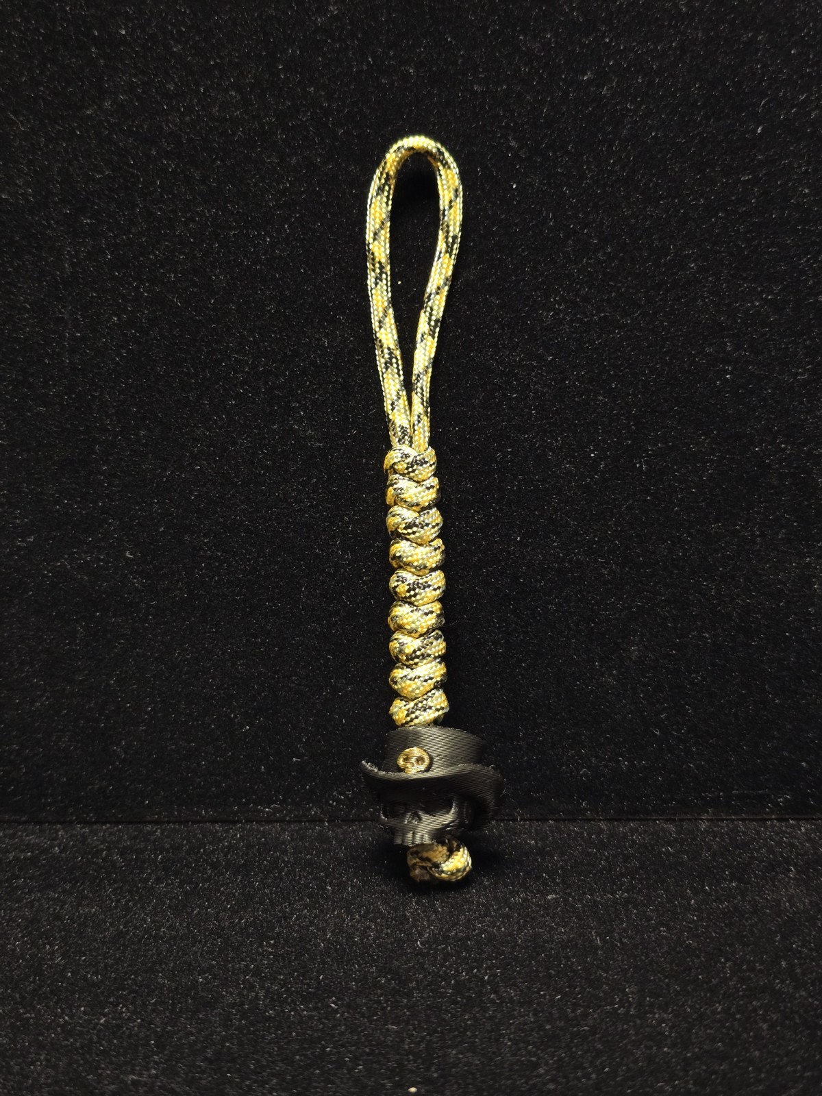 "Hat 💀" EDC Folding/Fixed Knife Zipper Pull Paracord Lanyard 3d Printed Bead "Hat 💀" EDC Folding/Fixed Knife Zipper Pull Paracord Lanyard 3d Printed Bead