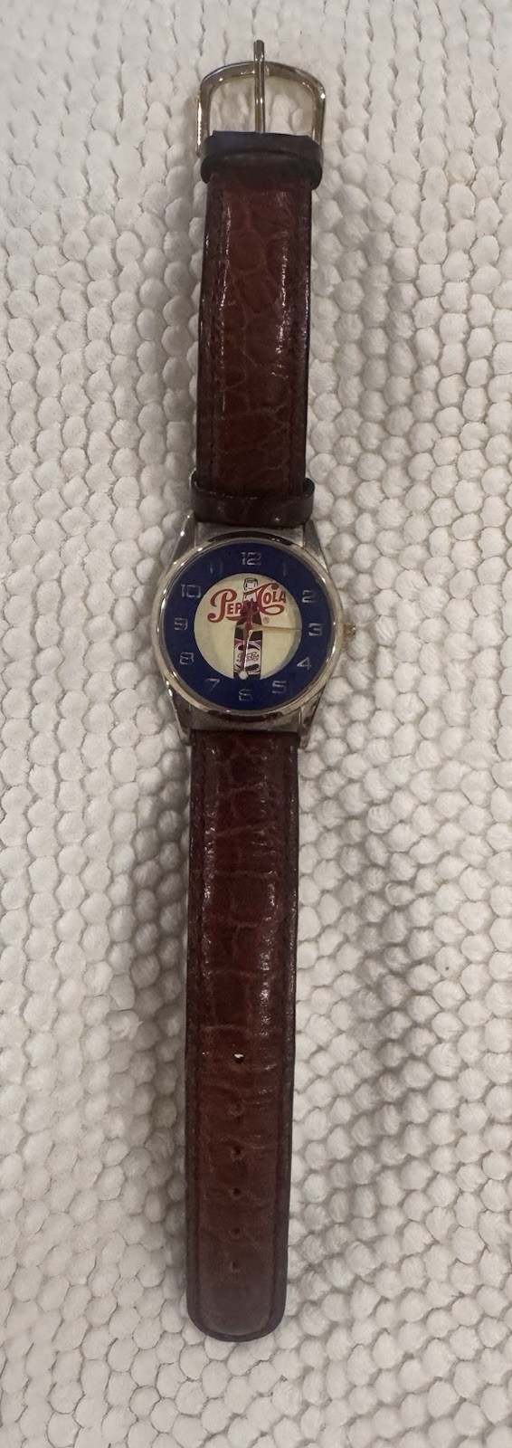 Vintage 1990’s Rare Fossil Made Pepsi Cola Logo Dial Wristwatch Leather Strap Vintage 1990’s Rare Fossil Made Pepsi Cola Logo Dial Wristwatch Leather Strap