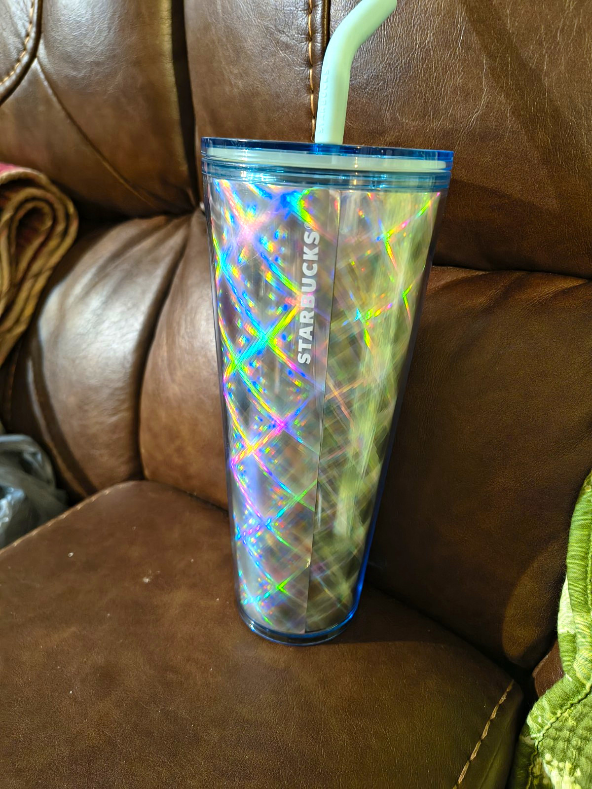 Starbucks Iridescent Holographic Cold Cup Tumbler w/ Lid & Straw 24 oz Starbucks Iridescent Holographic Cold Cup Tumbler w/ Lid & Straw 24 oz