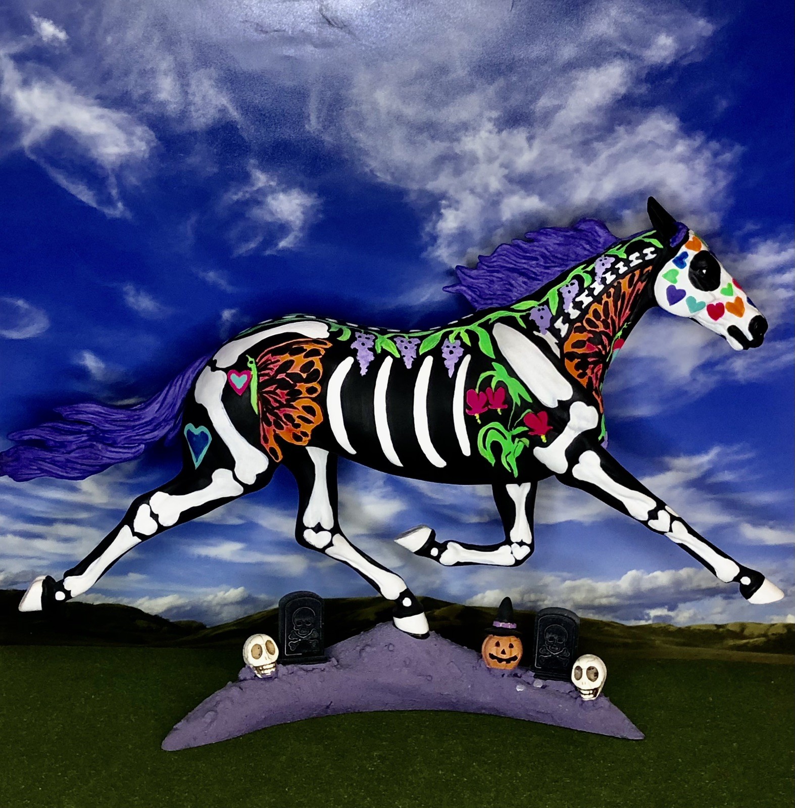 OOAK Breyer cm Custom Halloween Horse Whimsical Sugar Skull ☠️ Grave Yard Base OOAK Breyer cm Custom Halloween Horse Whimsical Sugar Skull ☠️ Grave Yard Base