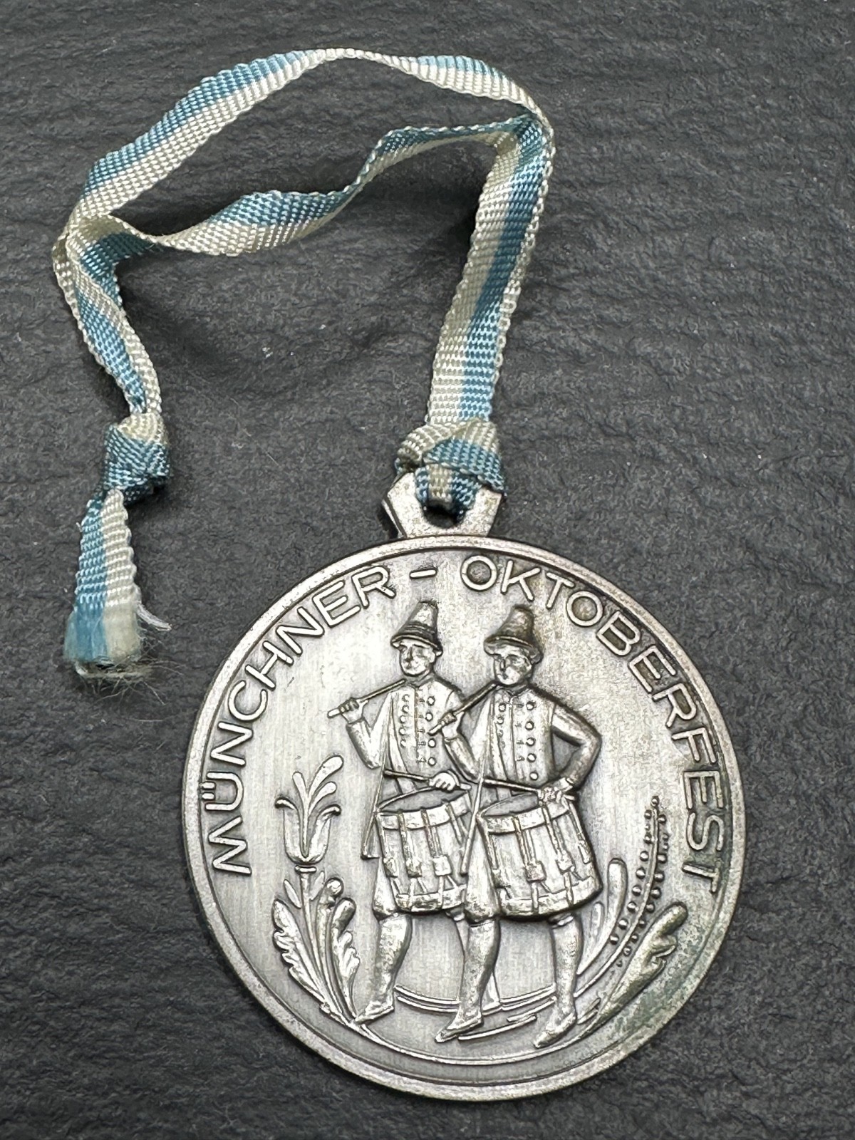 VINTAGE MUNICH GERMANY OKTOBERFEST COMMEMORATIVE MEDAL N288 VINTAGE MUNICH GERMANY OKTOBERFEST COMMEMORATIVE MEDAL N288