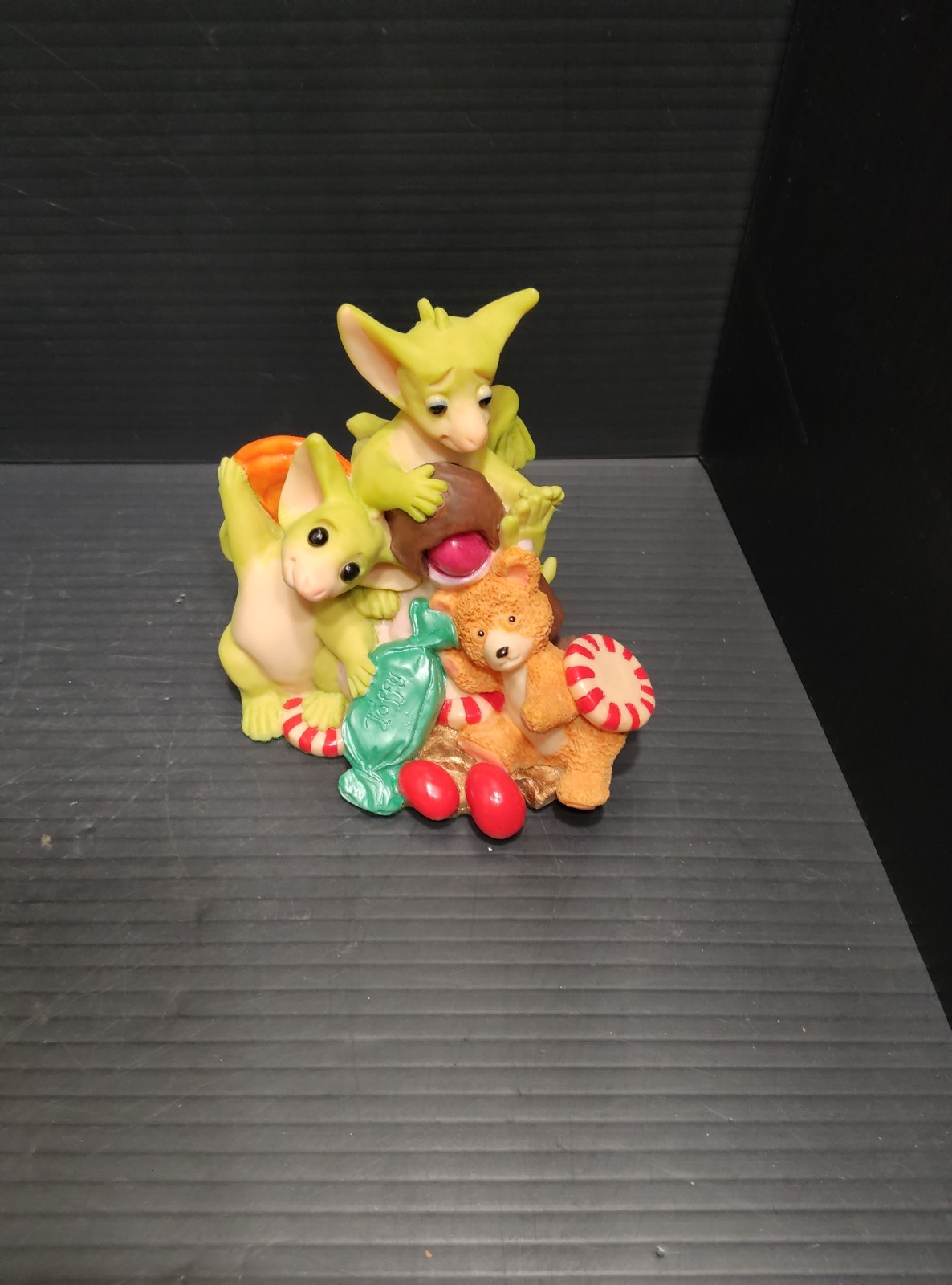 Whimsical World Of Pocket Dragons Sticking Together Candy Sweets Figurine Whimsical World Of Pocket Dragons Sticking Together Candy Sweets Figurine
