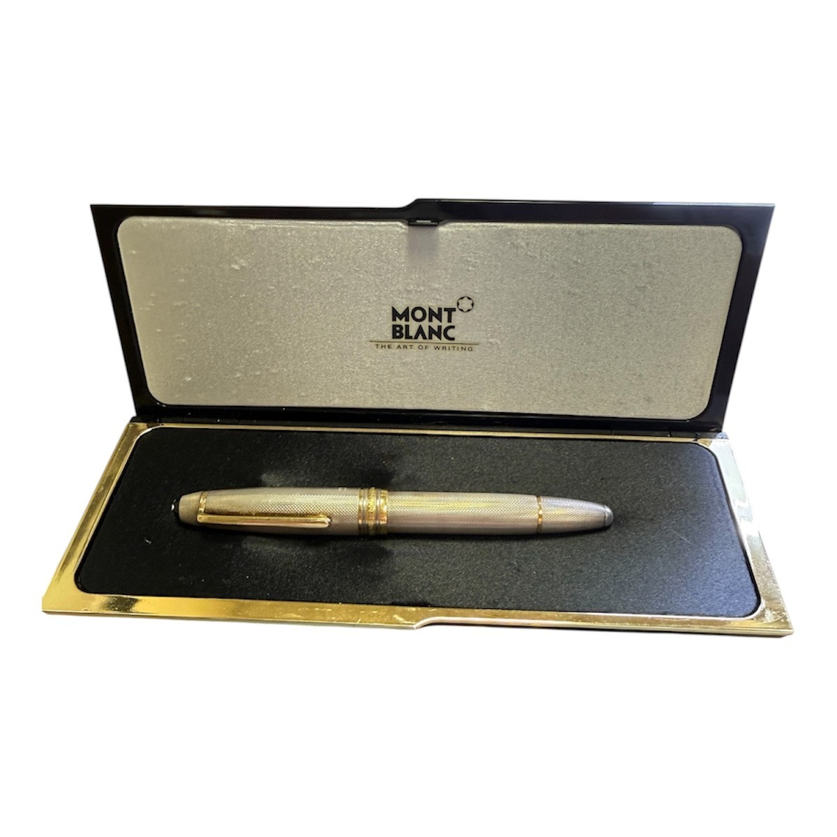 Sterling Silver Montblanc Meisterstuck Fountain Pen (Comes With Original Case) Sterling Silver Montblanc Meisterstuck Fountain Pen (Comes With Original Case)