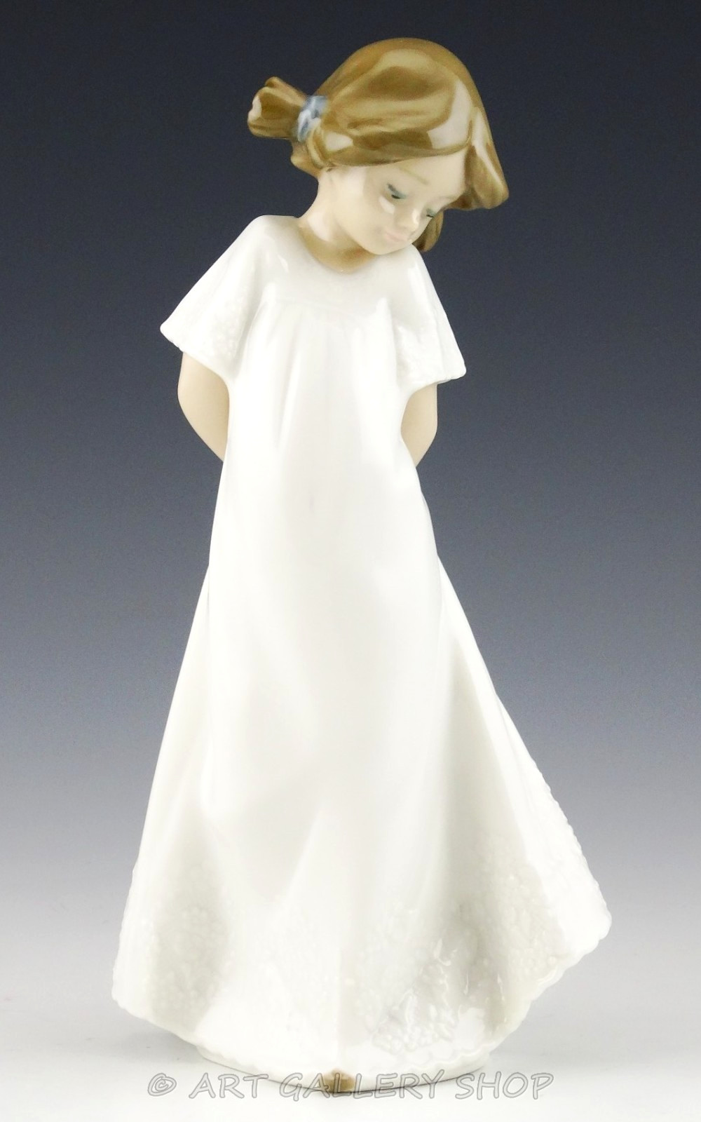 Nao Lladro Figurine 8" TALL "SO SHY" LITTLE GIRL CHILD IN WHITE DRESS #1109 Mint Nao Lladro Figurine 8" TALL "SO SHY" LITTLE GIRL CHILD IN WHITE DRESS #1109 Mint